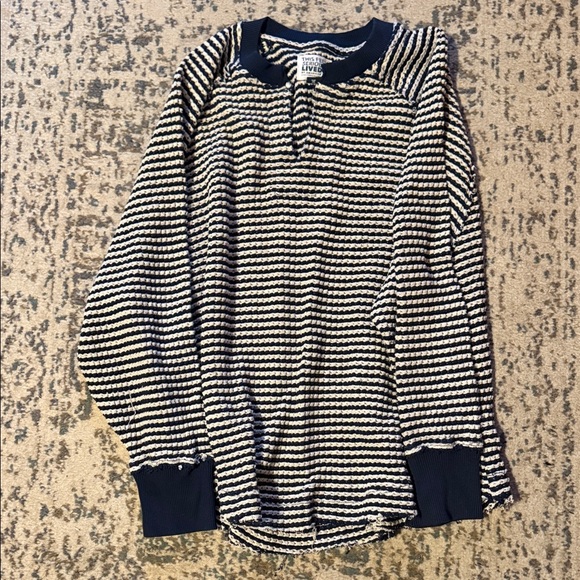 American Eagle Outfitters Tops - Aerie sweater